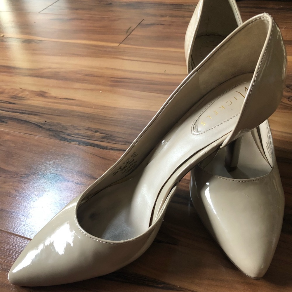 Beige heels